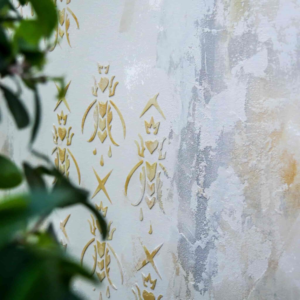 Mur en béton ciré tatoué