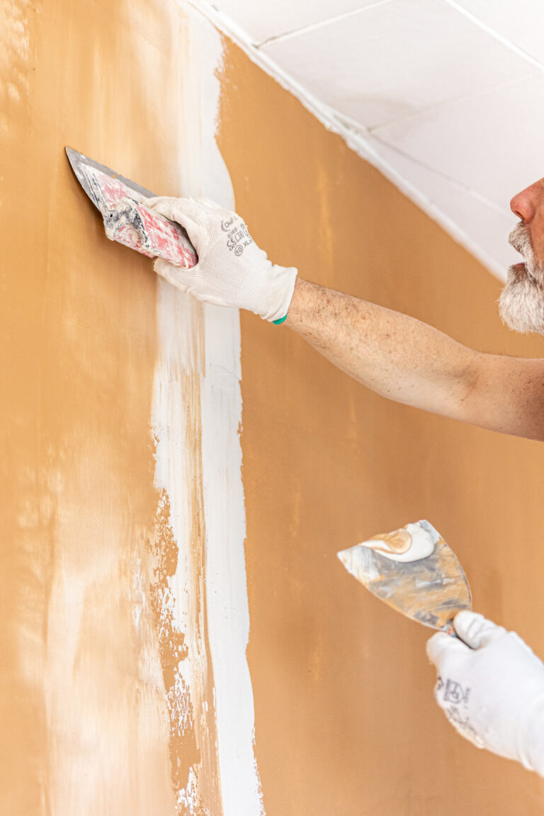 Application d'un effet béton sur mur