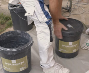 Appliquer le mortier colle pour préparer sa surface