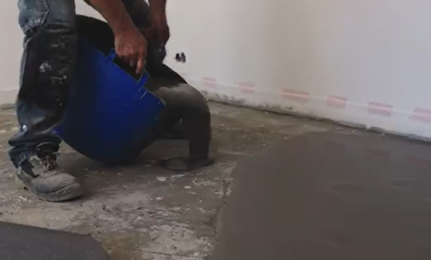 Préparation du ragréage au sol